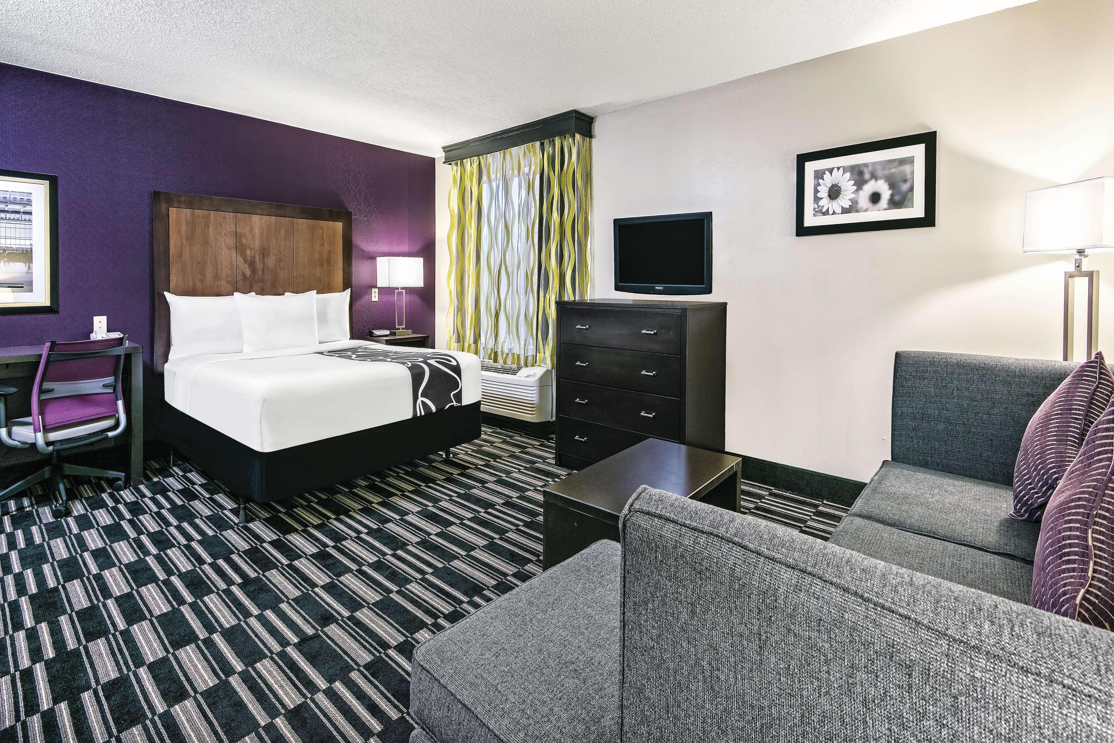 La Quinta Inn & Suites By Wyndham The Woodlands Spring Екстериор снимка