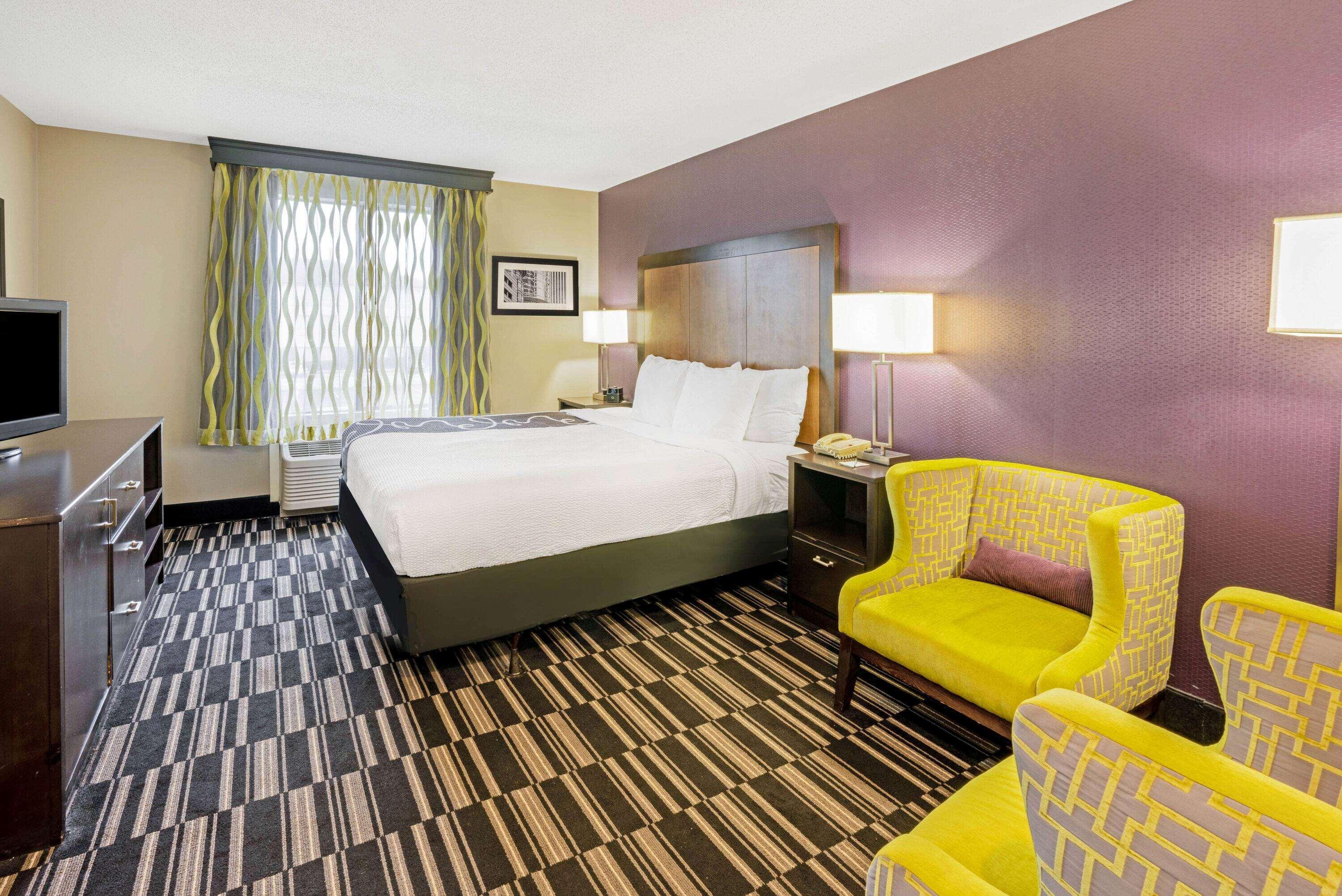 La Quinta Inn & Suites By Wyndham The Woodlands Spring Екстериор снимка