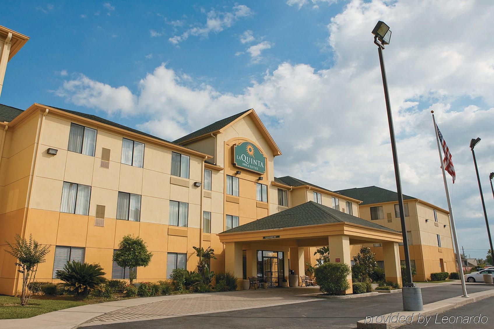 La Quinta Inn & Suites By Wyndham The Woodlands Spring Спринг Екстериор снимка